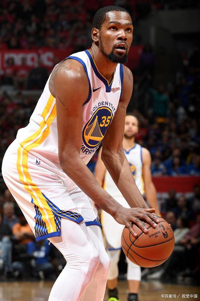 开云中国-费德勒在MAD比赛中大比分获胜，败北引发热议！引发球迷热议-开云中国