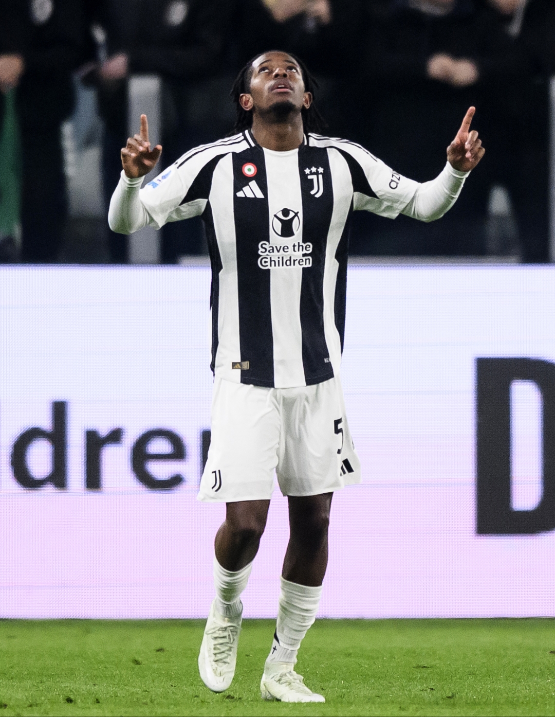 开云中国-法国杯赛程吃紧，AC米兰赛前外线爆发，态度坚定，资深球员宣示担当-开云中国