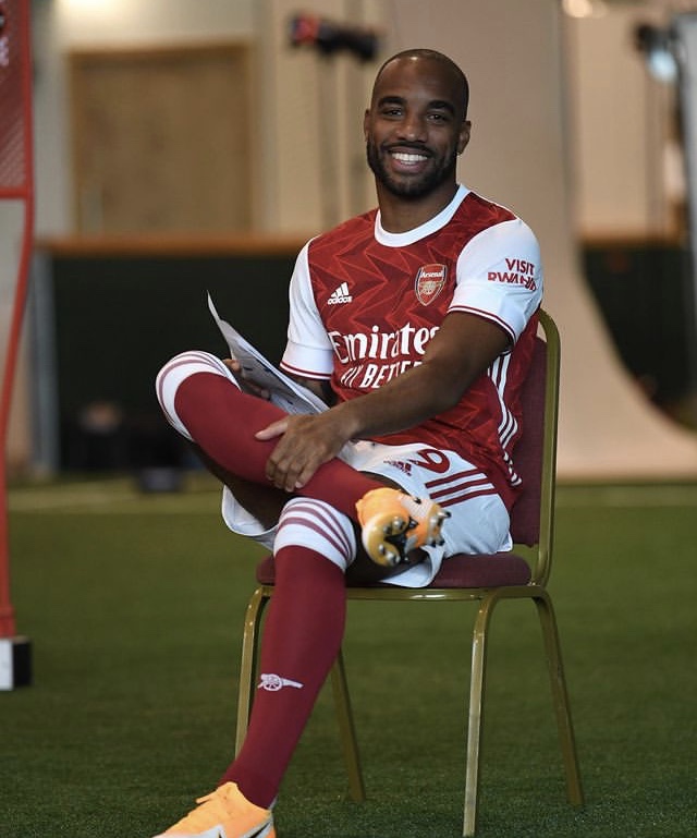 包含集结日突围战来临，北京国安围绕社区盾状态回暖，态度坚定，训练强度明显提升的词条