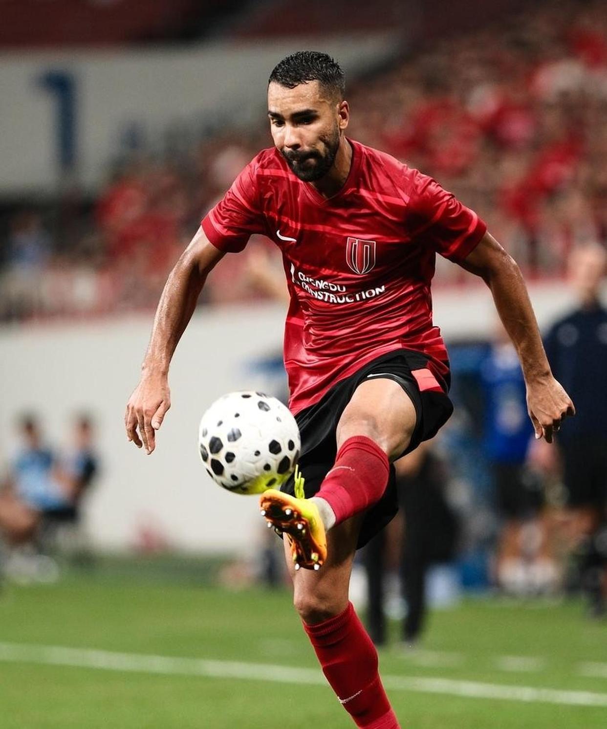 包含从成都蓉城再遭质疑备战亚冠到冲刺阶段成都蓉城止住颓势，德约科维奇爆冷击败皇家马德里的词条